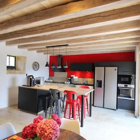 Hotel Chez Gaston De Gamme Avec Vue Et Piscine Chauffee *